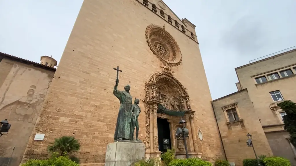 estatua de fra juniper